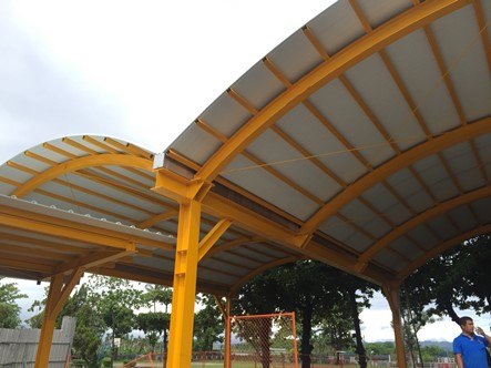 工程实绩08-国小弯弓施工-采用双层中空PVC塑钢浪板